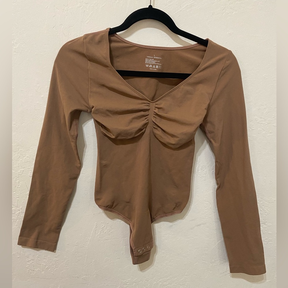 Tan Long Sleeve Ruched Bodysuit | Stretchy | EUC